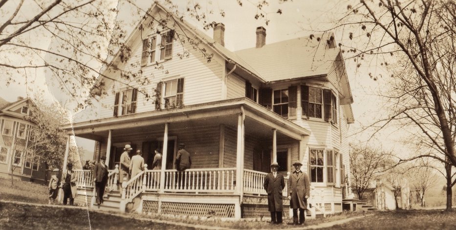 [ The parsonage of the early 20th century ]